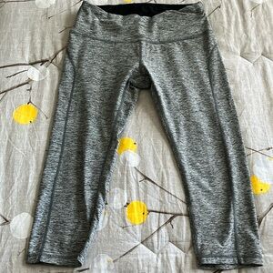 Capri leggings . Waist 13”, rise 8”, inseam 18”